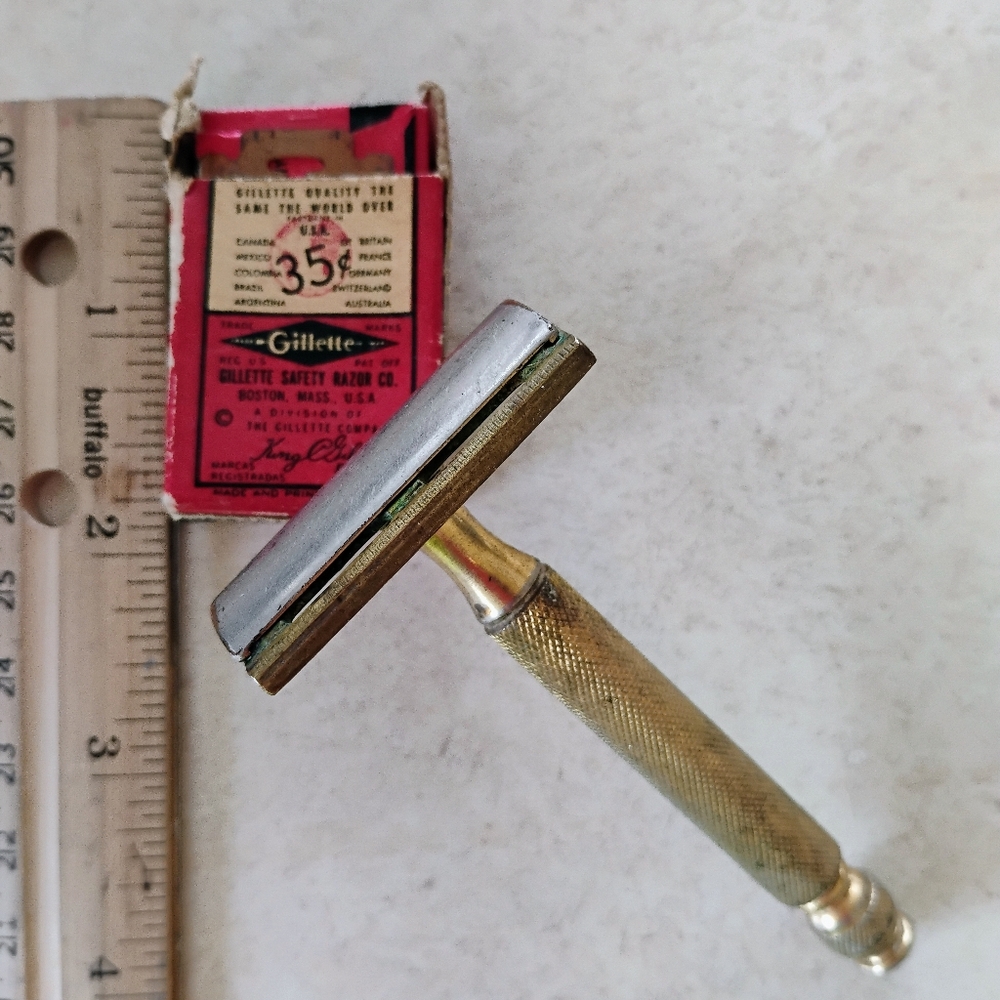 Vintage Gillette Tech 1940's Razor With Razor Blades In Original Package